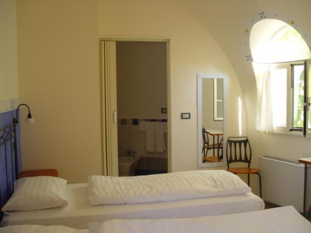 西西里花园酒店 圣亚加塔·迪·米利特 客房 照片